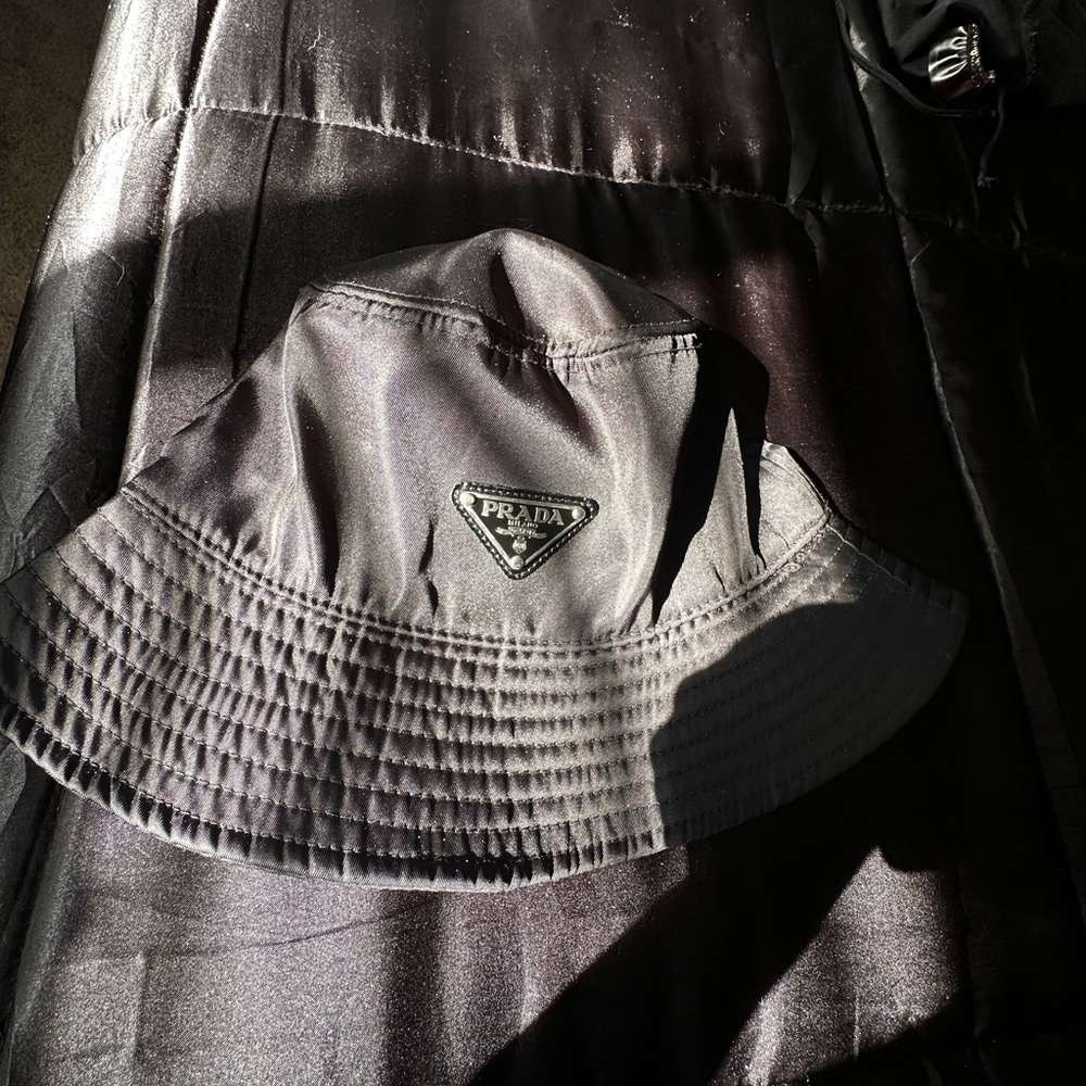 Prada hat - Picture 4 of 4